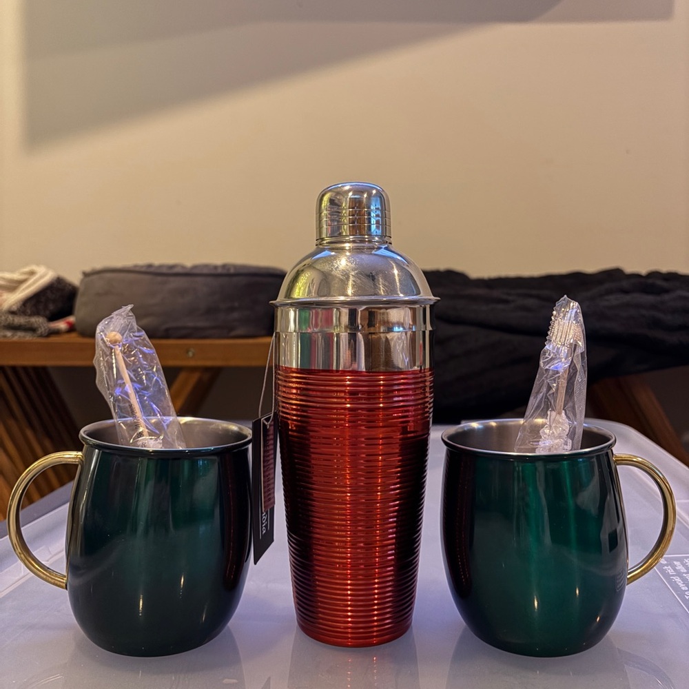 🏷️ 3/$75 Deal 🫱🏻‍🫲🏽 Holiday Cocktail Set Unused Mules Shaker Drinks